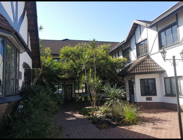 174M² OFFICE FOR SALE IN WESTVILLE